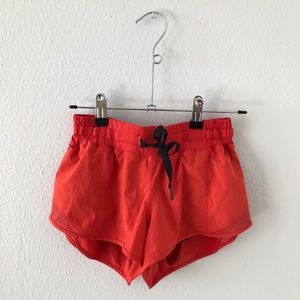Lululemon Hotty Hot Short Regular 2.5”